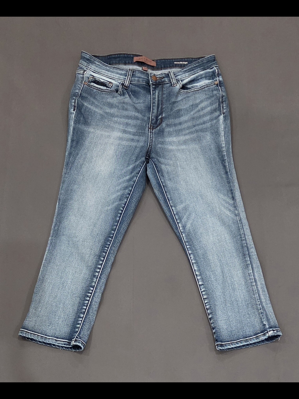 Judy Blue Slim Fit Capri Jeans | Size 11/30 | Medium Wash Stretch Denim